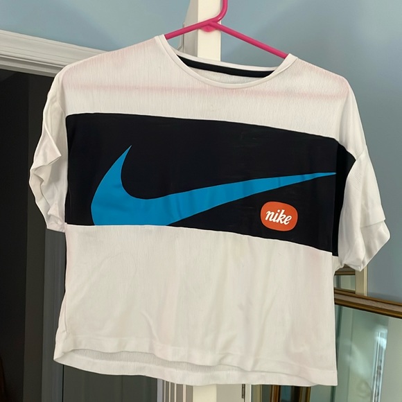 Nike Other - Nike girls short sleeve crop top